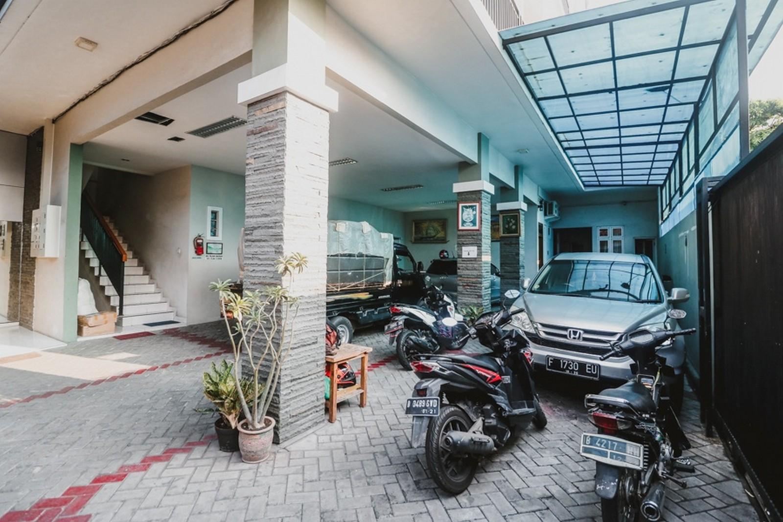 Reddoorz Plus Near Semanggi Jakarta Exterior photo
